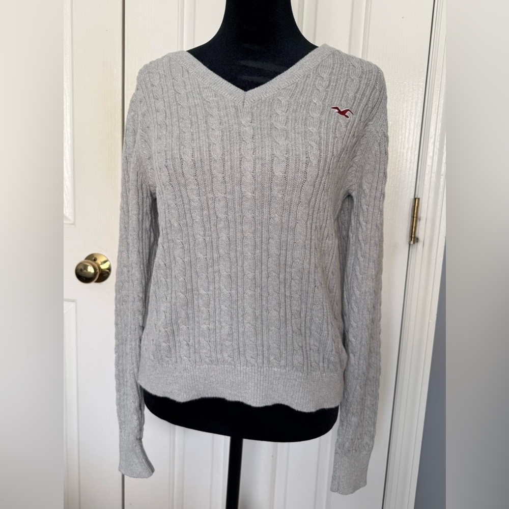 Hollister Cable Knit Sweater Gray V-Neck Logo Pullover Size L Classic Preppy